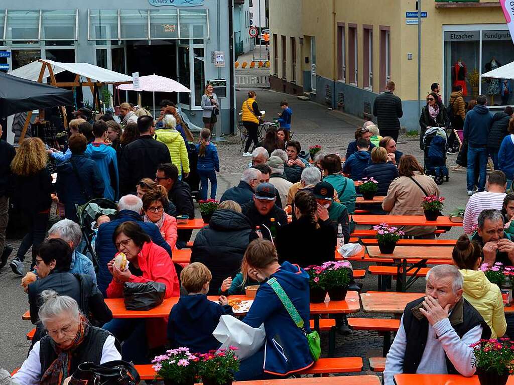 Shoppen im Zeichen des pinken Hirsches: Impressionen aus Elzach