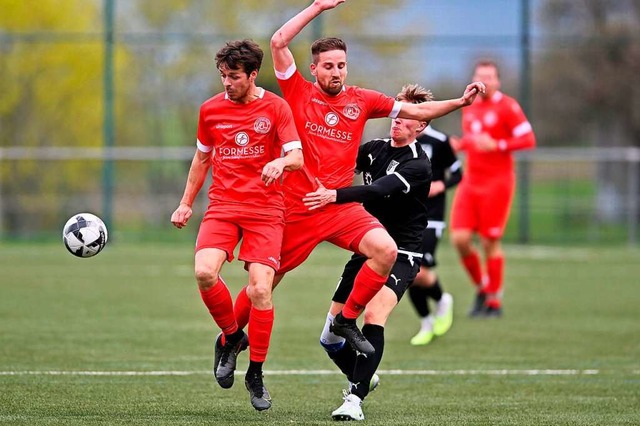 Dynamisch zum 5:0-Sieg: Die Lffinger ...n lieen dem FC Schonach keine Chance.  | Foto: Wolfgang Scheu