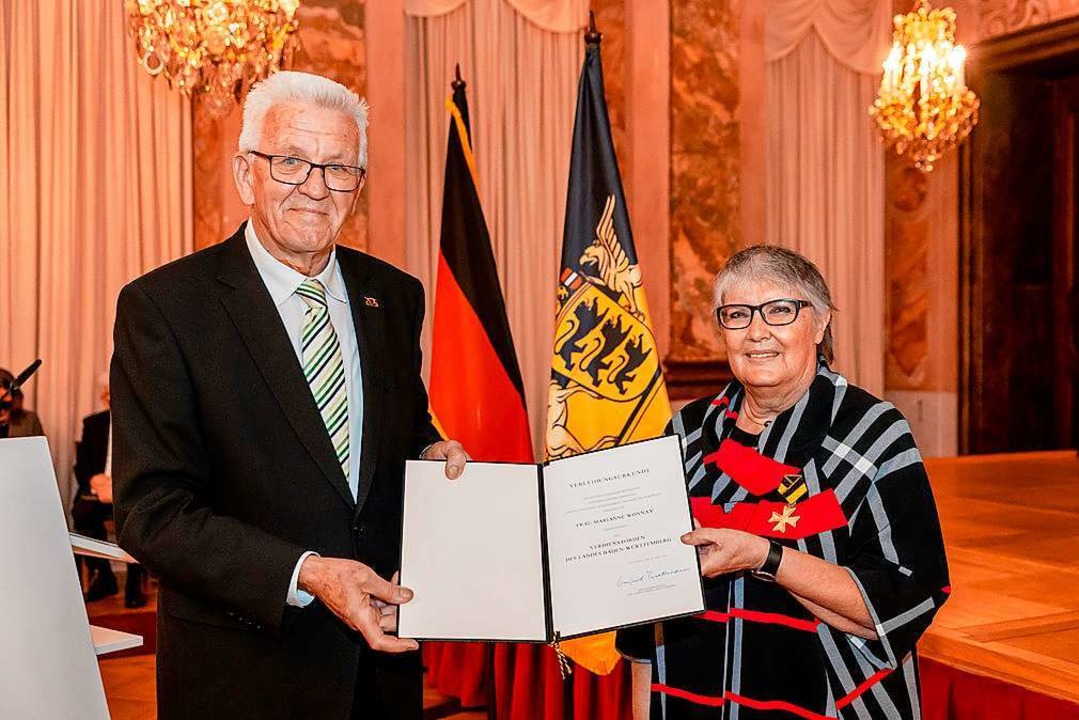 Marianne Wonnay im Mai 2022 mit Minist... Verdienstorden des Landes überreicht.  | Foto: Staatsministerium Baden-Württemberg