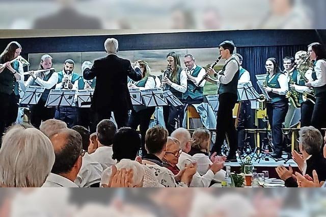 Spielfreudiges Orchester trifft auf fusionierten Chor