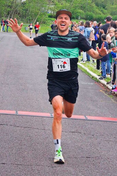 Andreas Ambs vom Markgrfler Runners C...einen zweiten Platz beim Halbmarathon.  | Foto: Winfried Stinn