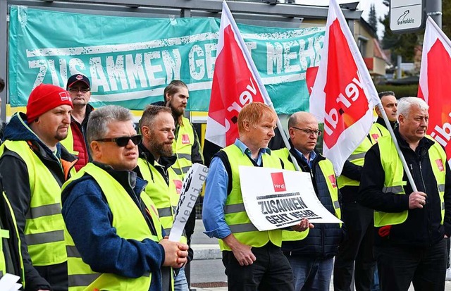 Nachdem die SWEG bereits am 26. April ...uch am Donnerstag wieder still stehen.  | Foto: Bernd Weibrod (dpa)