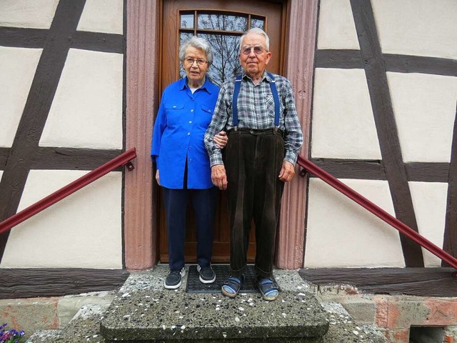 Elfriede und Georg Roth feiern Diamanthochzeit.  | Foto: Hans Spengler