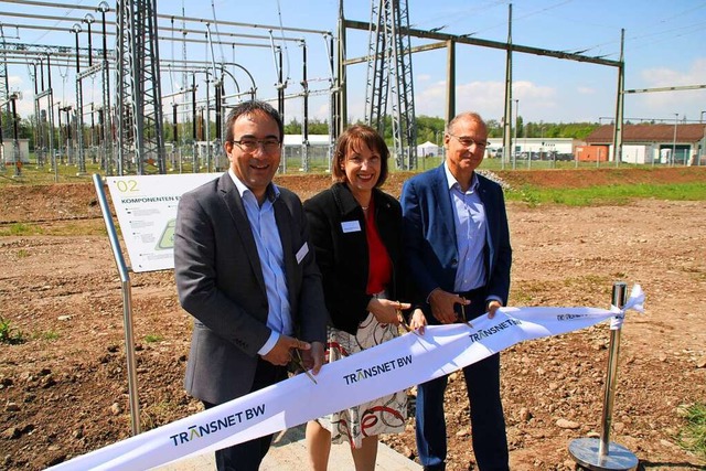 Sie haben den neuen Energieweg erffne...chat und  Werner Gtz von Transnet BW.  | Foto: Rolf Reimann