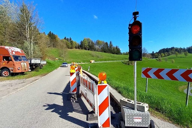 Rot sehen mittlerweile nicht wenige Ve...n nach wie vor  offenen Straengraben.  | Foto: Edgar Steinfelder