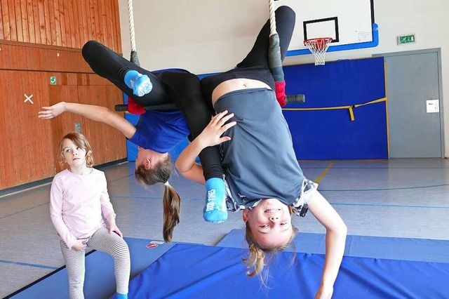 Akrobatik und Clowntheater statt Mathe...s macht derzeit Schule in St. Mrgen.   | Foto: Susanne Filz