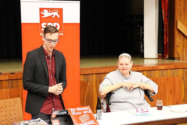 Marius Kipfmller und die scheidende Co-Vorsitzende Birgit Kleiner aus  | Foto: Rolf Reimann