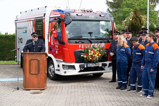 Das neue Lschfahrzeug wurde von Abtei...mandant Christian Dellers vorgestellt.  | Foto: Volker Mnch