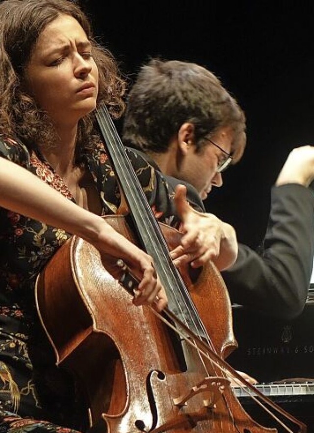 Anastasia Kobekina und ihr Klavierpartner Jean-Slim Abdelmoula  | Foto: Roswitha Frey