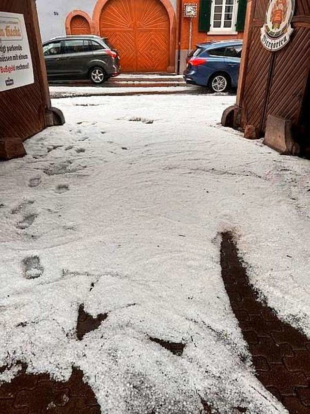 Hagel beim Gasthaus Hecht in Bahlingen  | Foto: Ralf Gut