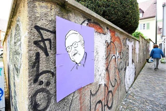 Streetart rund ums Münster zeigt Zollitsch mit zugenähtem Mund
