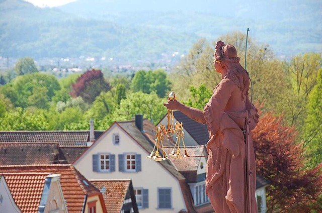 Justitia in Offenburg  | Foto: Helmut Seller