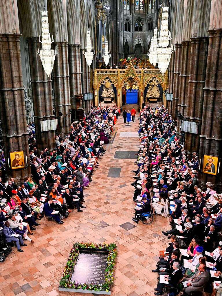 Blick hinein in die Westminster Abbey Kirche, wo Charles III und Camilla gekrnt werden.