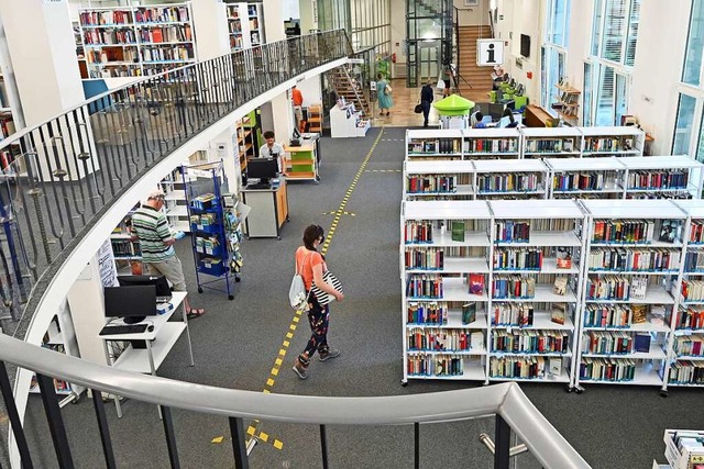 Sie entfaltet wieder groe Anziehungskraft: die Stadtbibliothek am Mnsterplatz.  | Foto: Michael Bamberger