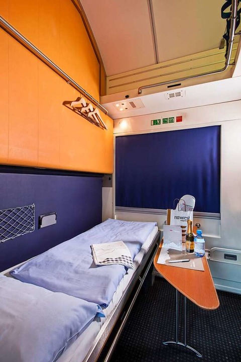Mehr Platz und Komfort verspricht ein Abteil im Schlafwagen.  | Foto: Harald Eisenberger (dpa)