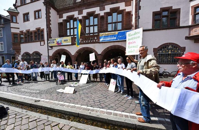 Mehr als 4000 Unterschriften fllen 15... Ergebnis einer Petition des GEB-Kita.  | Foto: Rita Eggstein