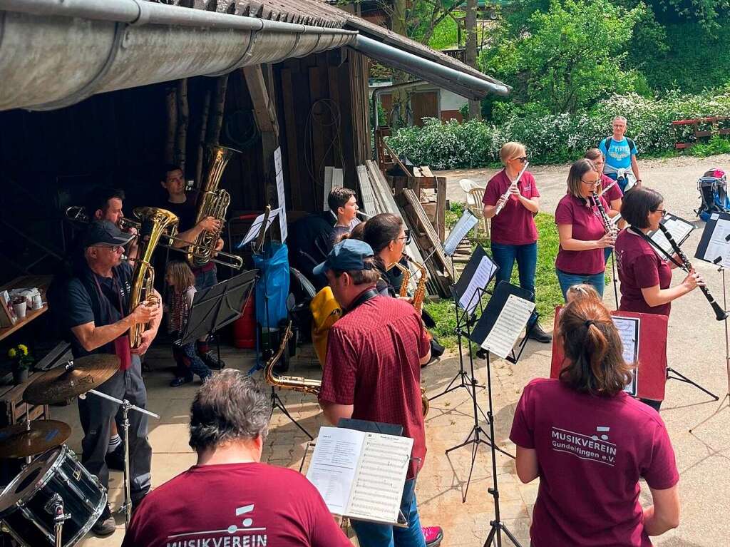 Von Weingut zu Weingut zogen wein- und wanderlustige Menschen am Sonntag in Gundelfingen-Wildtal.