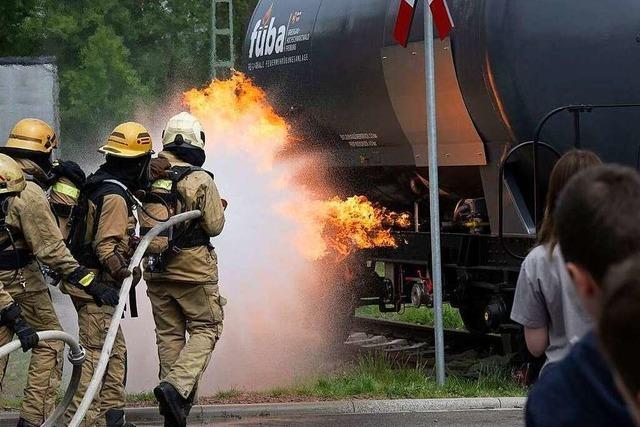 Fotos: So trainieren die Feuerwehrleute der Region Freiburg in der neuen 