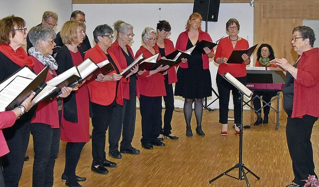 Begleitet von Franziska Rogg am Keyboa...tes Repertoire aus 70 Jahren Bestehen.  | Foto: Stefan Pichler