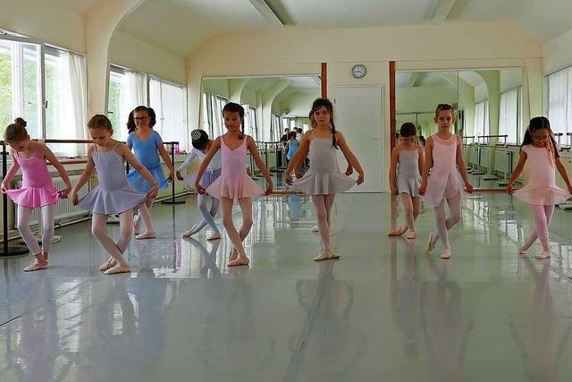 Probenbesuch: Schritt fr Schritt zur Ballettgala in Bad Krozingen