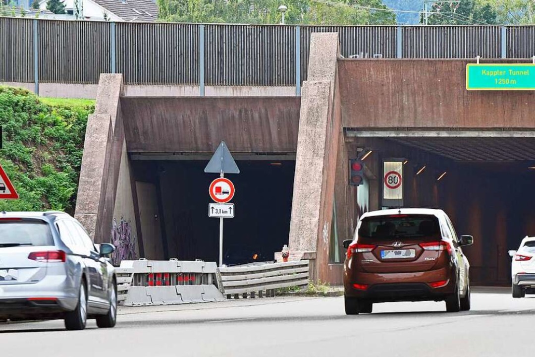 Die Tunnelanlage der B31 wird wegen Wartungsarbeiten gesperrt. Archivbild.  | Foto: Michael Bamberger