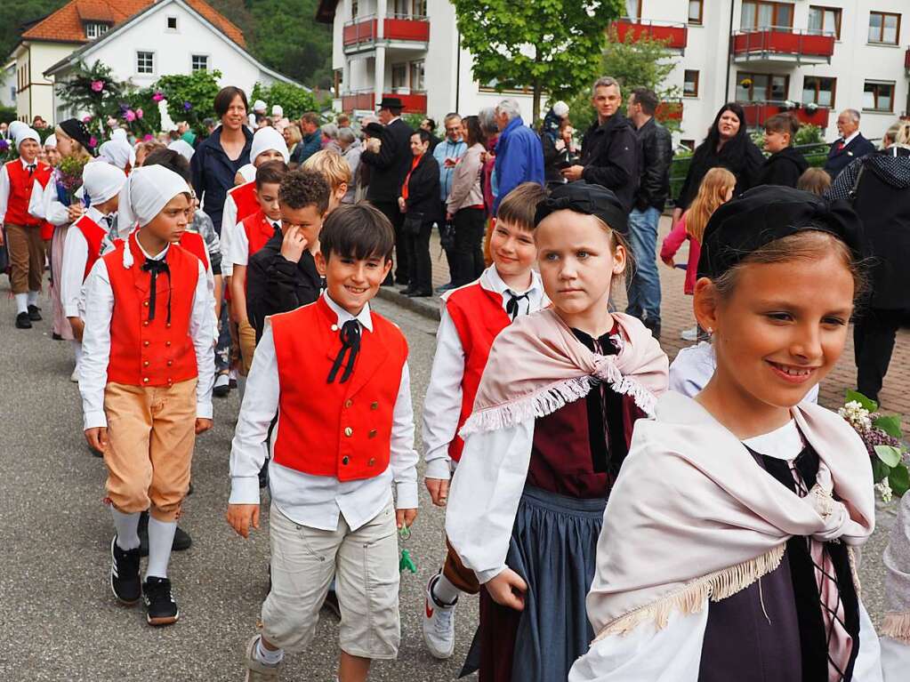 Traditionell wird am 10. Mai in Hausen im Wiesental das Hebel-Fest gefeiert.