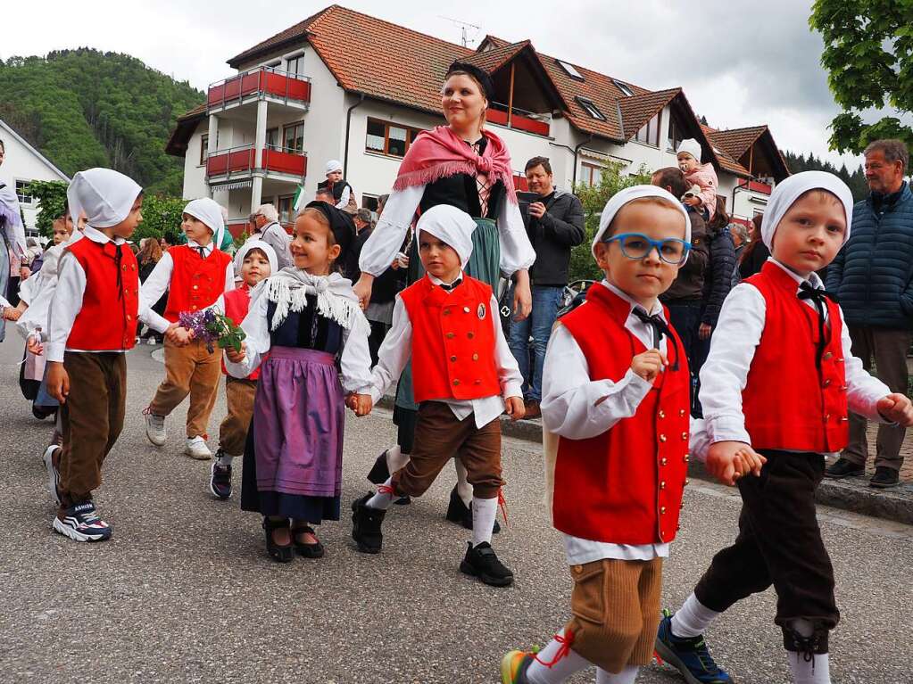 Traditionell wird am 10. Mai in Hausen im Wiesental das Hebel-Fest gefeiert.