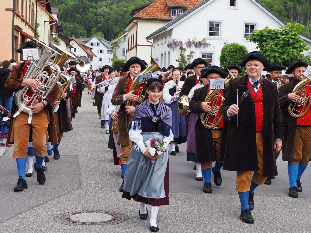 Traditionell wird am 10. Mai in Hausen im Wiesental das Hebel-Fest gefeiert.