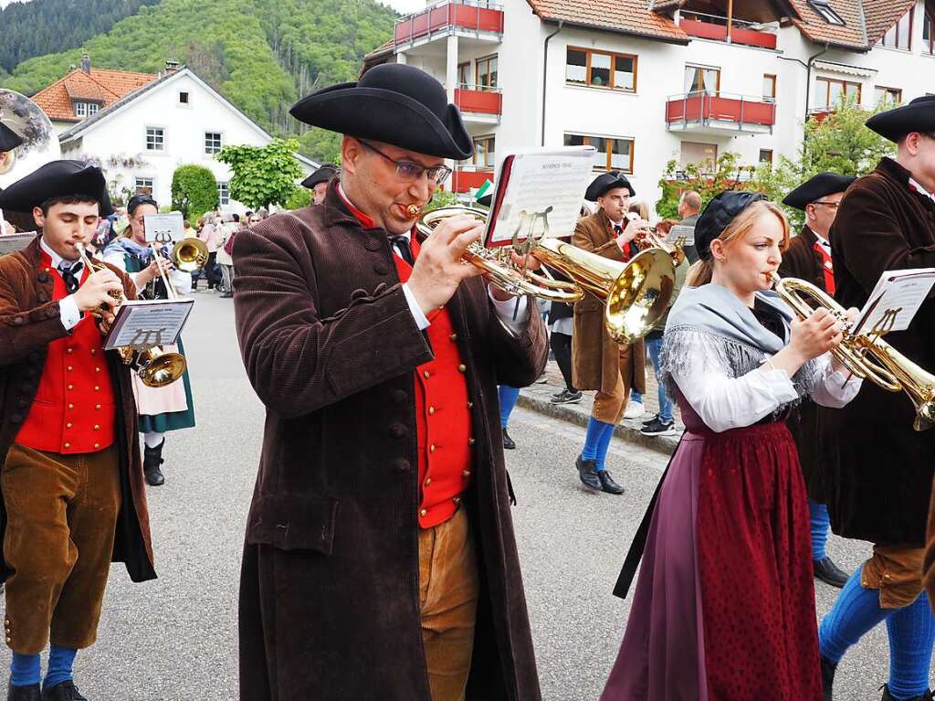 Traditionell wird am 10. Mai in Hausen im Wiesental das Hebel-Fest gefeiert.