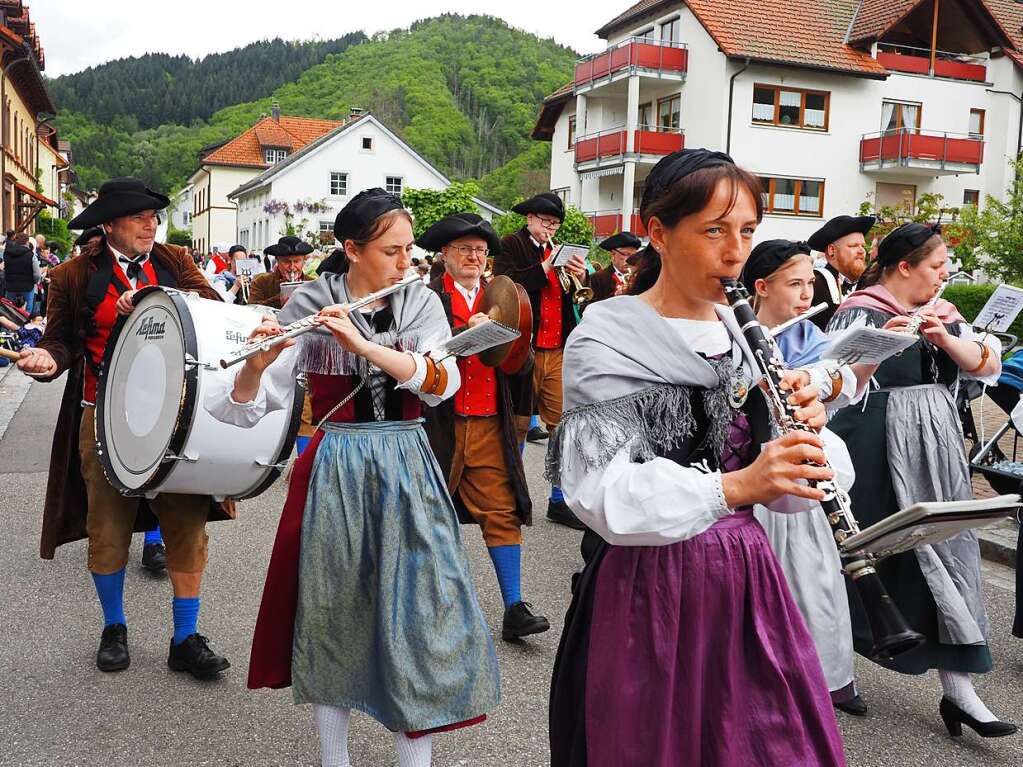 Traditionell wird am 10. Mai in Hausen im Wiesental das Hebel-Fest gefeiert.