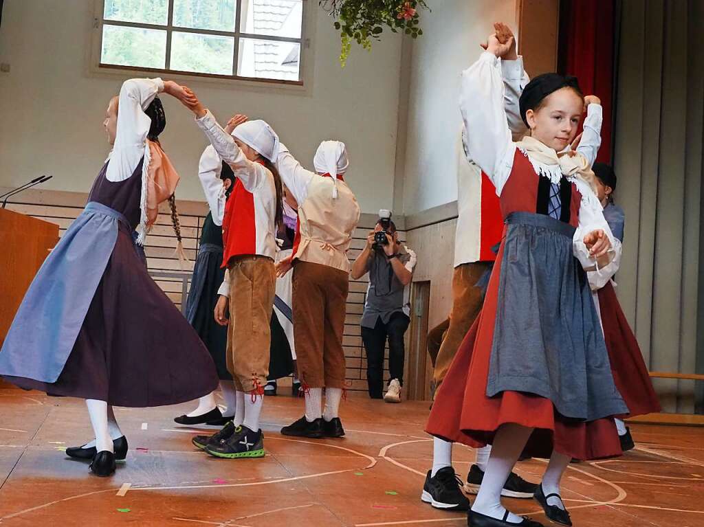 Traditionell wird am 10. Mai in Hausen im Wiesental das Hebel-Fest gefeiert.