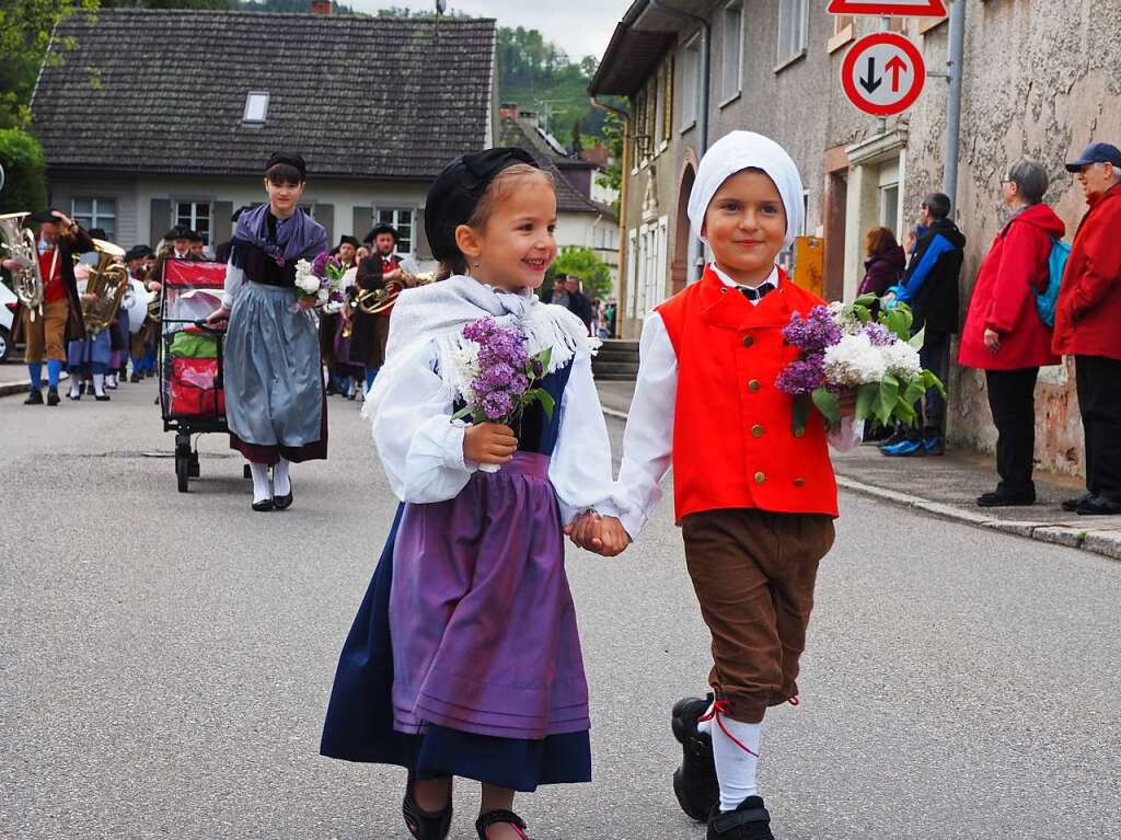 Traditionell wird am 10. Mai in Hausen im Wiesental das Hebel-Fest gefeiert.