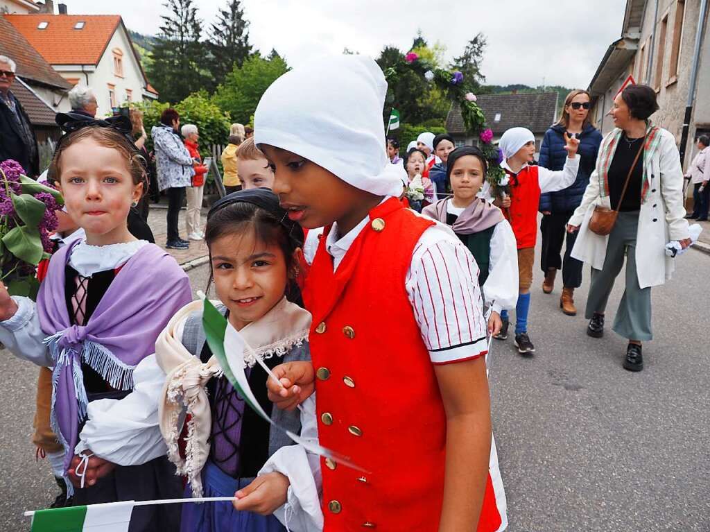 Traditionell wird am 10. Mai in Hausen im Wiesental das Hebel-Fest gefeiert.