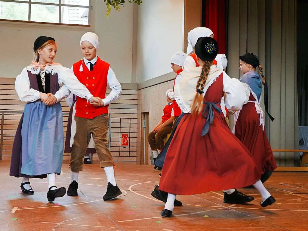 Traditionell wird am 10. Mai in Hausen im Wiesental das Hebel-Fest gefeiert.