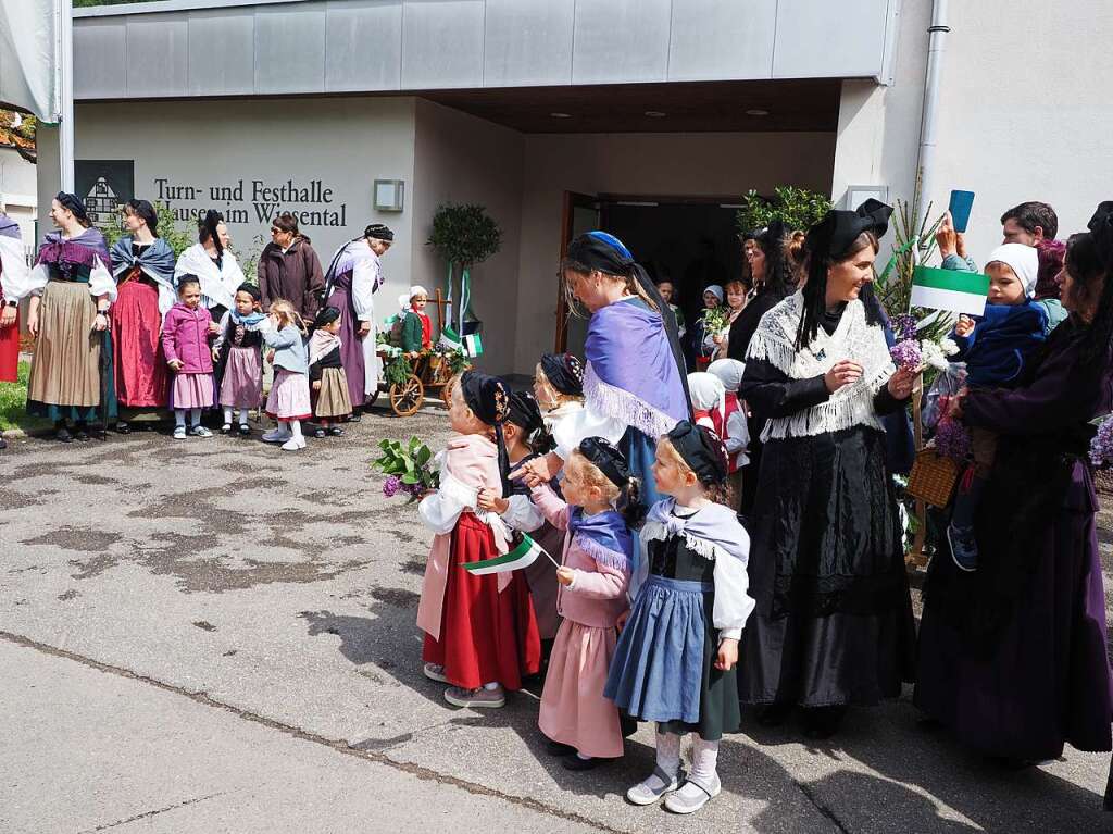 Traditionell wird am 10. Mai in Hausen im Wiesental das Hebel-Fest gefeiert.