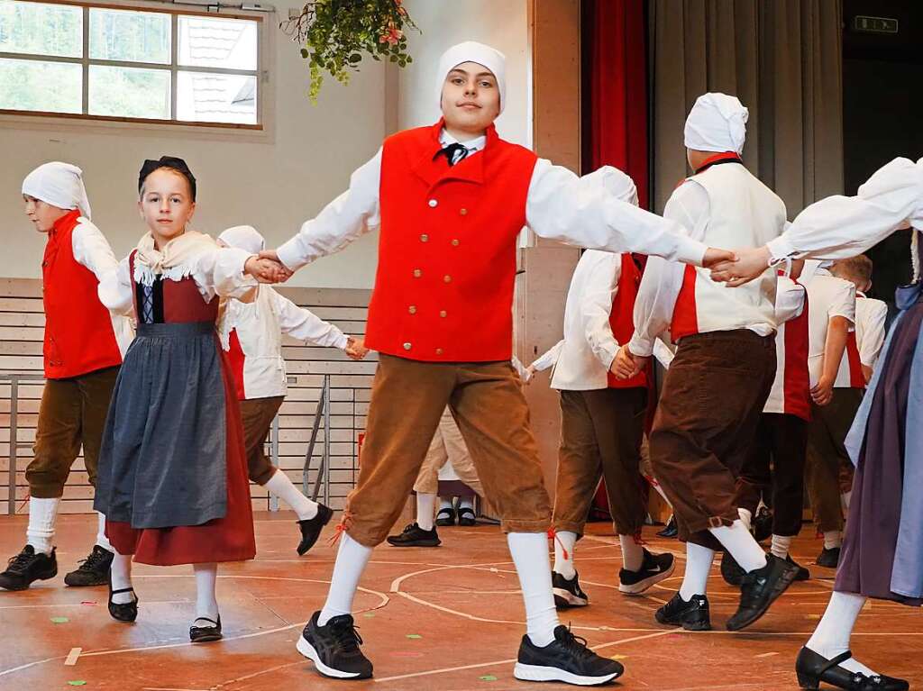 Traditionell wird am 10. Mai in Hausen im Wiesental das Hebel-Fest gefeiert.