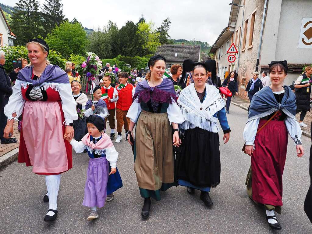 Traditionell wird am 10. Mai in Hausen im Wiesental das Hebel-Fest gefeiert.