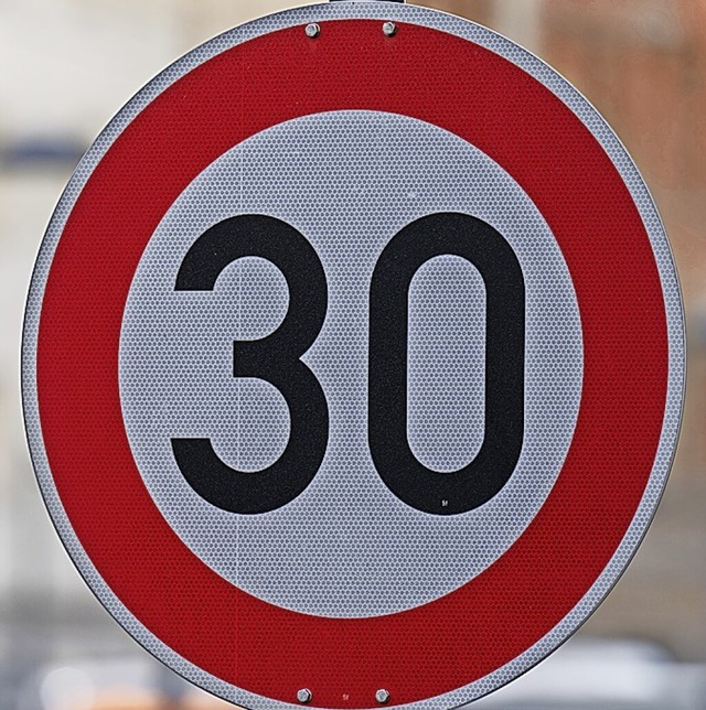 Tempo 30 soll Tempo 50 ersetzen.  | Foto: Hendrik Schmidt