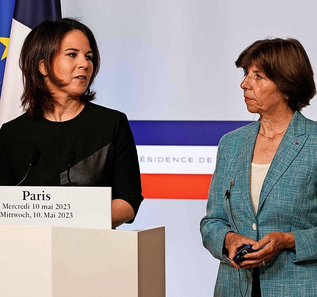 Auenministerin Annalena  Baerbock (l)...ischen Amtskollegin  Catherine Colonna  | Foto: LUDOVIC MARIN (AFP)