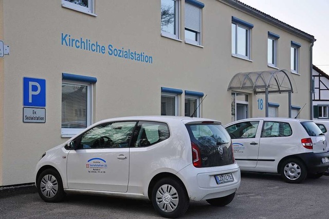 25 Autos hat die Kirchliche Sozialstat...hes Markgrflerland tglich im Dienst.  | Foto: Jutta Schtz