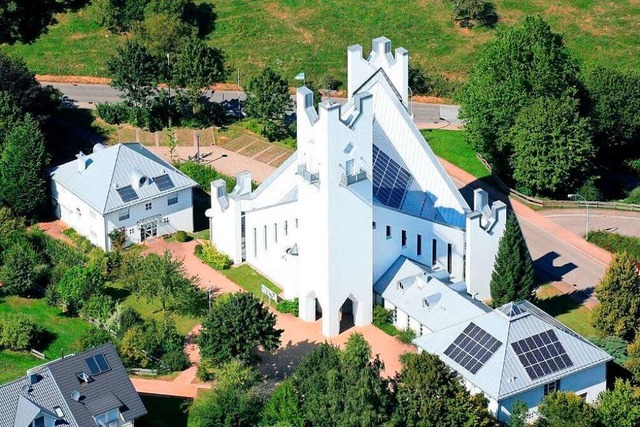 Die Weihe der St. Michaelskirche ist n...hre her, was am Sonntag gefeiert wird.  | Foto: Gabriele Rasenberger