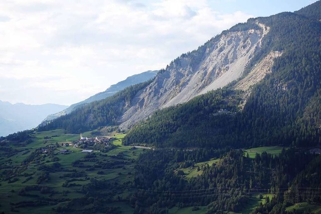 Oben der Berg &#8211; unten das Dorf: ...rll knnten auf Brienz heruntergehen.  | Foto: Kurt Winkler/CSD Ingenieure
