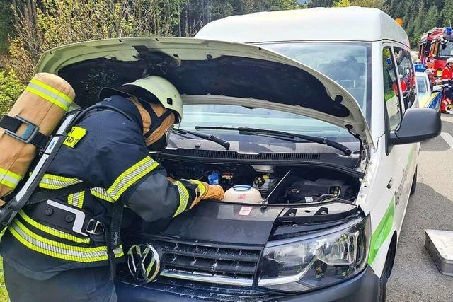 Keine Verletzten nach Brand im Motorraum eines Seniorenbusses in Titisee-Neustadt