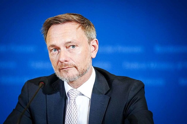 Fr Christian Lindner wird es schwieriger, die Schuldenbremse einzuhalten.  | Foto: Kay Nietfeld (dpa)