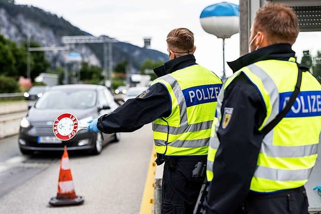 Geschlossene Grenzen wie whrend der C...er in Bayern die Grenze zu sterreich.  | Foto: Matthias Balk (dpa)