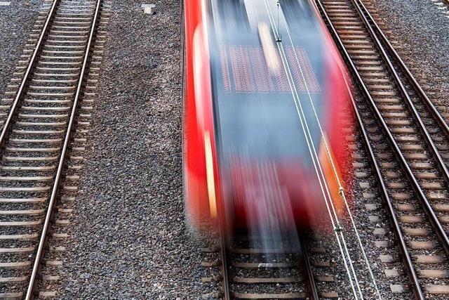 Mann soll Frau im Regionalzug zwischen Friesenheim und Offenburg sexuell belästigt haben