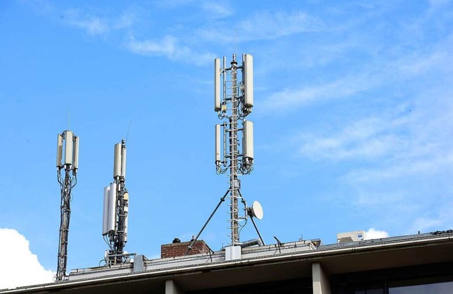 Mobilfunk-Sendeanlagen auf einem Dach.  | Foto: Ingo Schneider