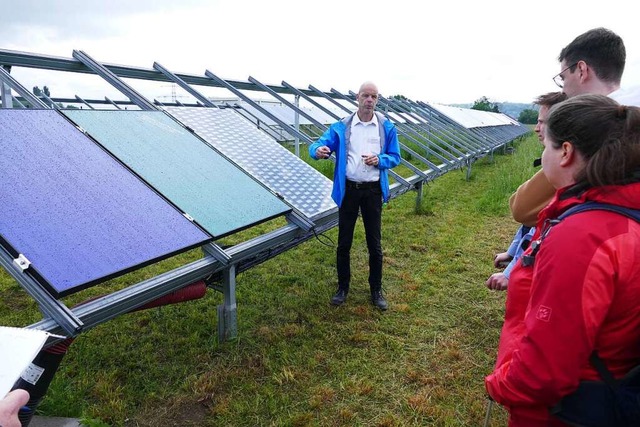 Projektleiter Christian Reise erluter...nhofer Solarinstituts getestet werden.  | Foto: Manfred Frietsch