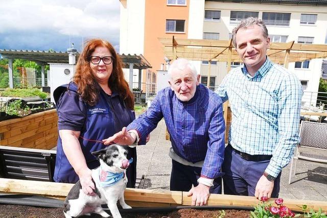 Senioren im Pflegeheim in Wehr freuen sich über Hundebesuch