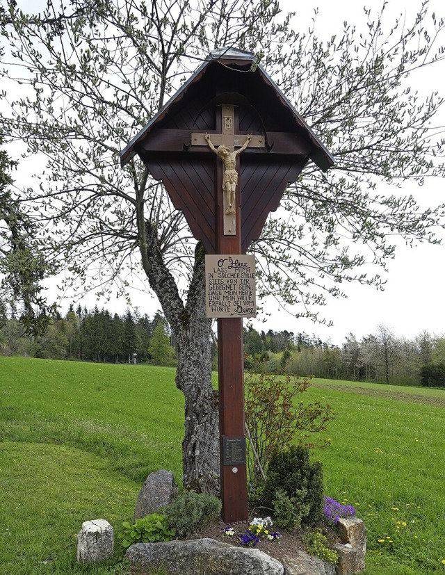 Am Brunnaderner Kreuz feiern evangelis...meinsam das Fest Christi Himmelfahrt.   | Foto: Martha Weishaar